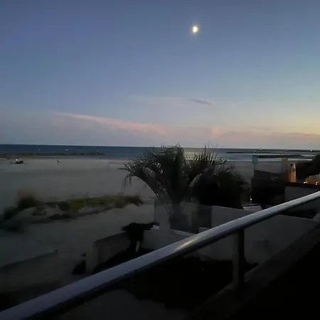 Carnon Evasion En Bord De Les Pieds Dans Le Sable Acces Prive Et Direct A La T4 Pour 6 Pers Terrasse Vue Parking Prive Gratuit Accueil Personnalise Могио